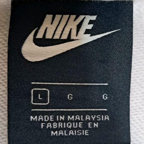 Nike Y2K Men's White and Black Crewneck Sweater - Picture 3 of 3